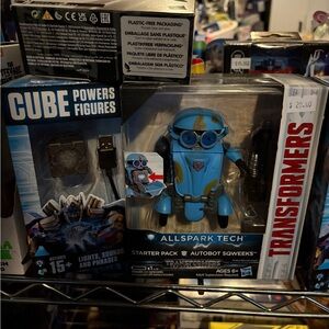 Nwt Transformers Allspark Tech Autobot Sqweeks Figure